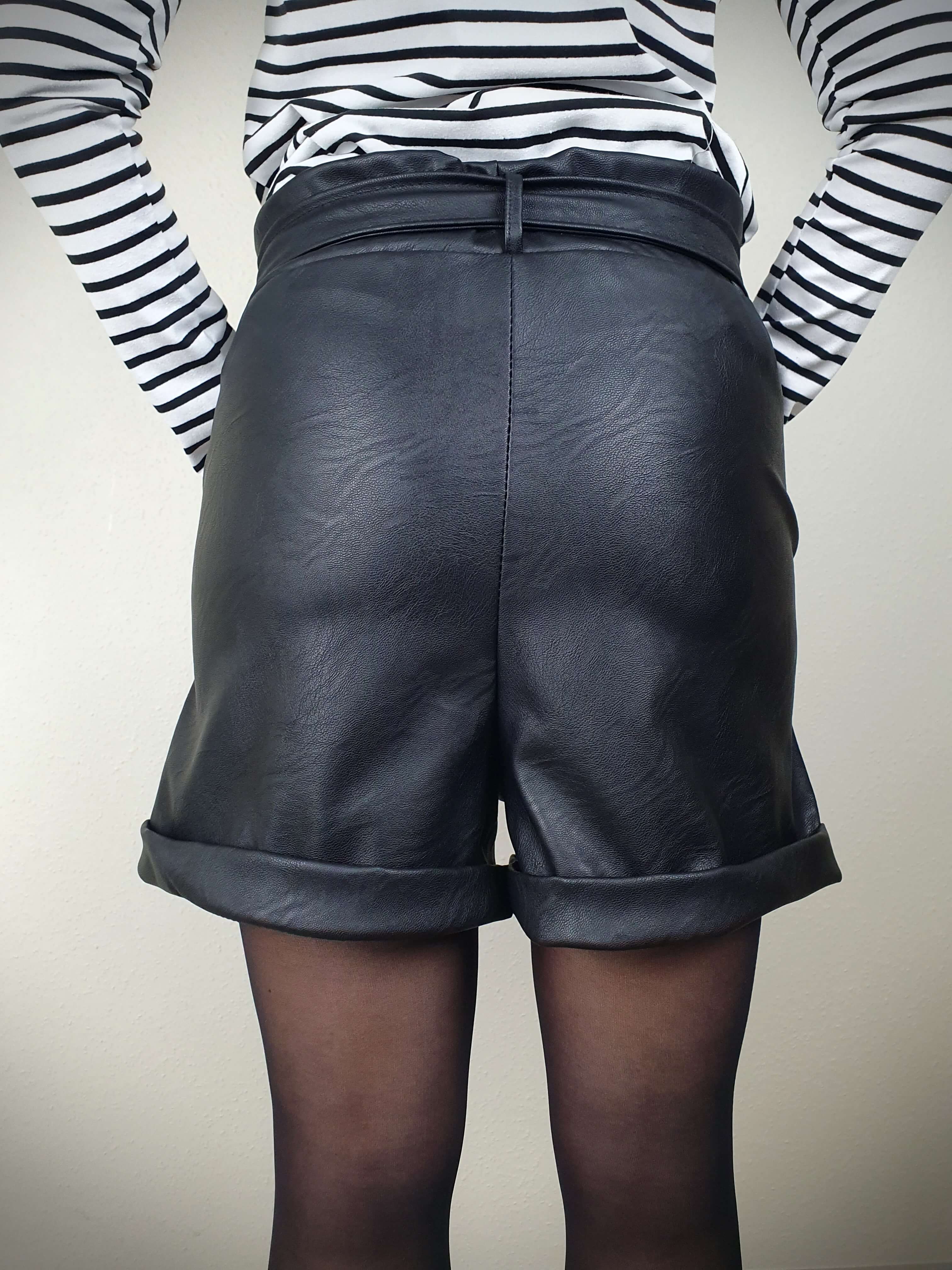 Short femme cuir hotsell